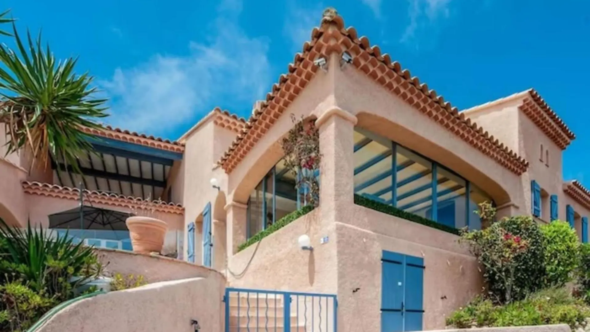 Casa-Capussambre Spacious Villa With Sea View Heated Pool Air Con Sauna Les Issambres