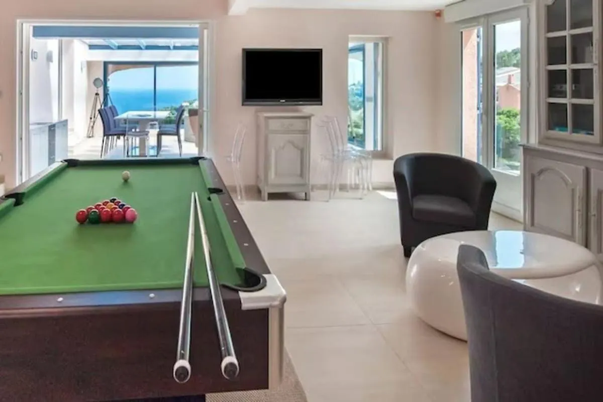 Casa-Capussambre Spacious Villa With Sea View Heated Pool Air Con Sauna Les Issambres