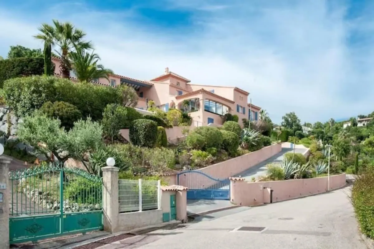 Casa-Capussambre Spacious Villa With Sea View Heated Pool Air Con Sauna Les Issambres 0*,  Francie